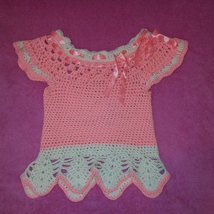 Girl's knitted Top Handmade  Size 2-4 **& 20% OFF if you buy 4 items I sell !!**